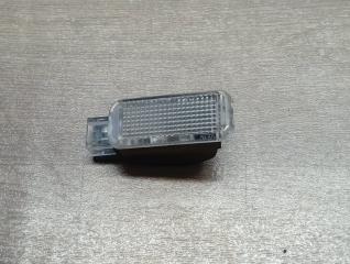 Фото запчасти плафон освещения багажника Audi Q5 контрактная запчасть Запчасть плафон освещения багажника Audi Q5