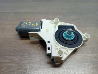 Запчасть мотор стеклоподъемника передний правый PORSCHE CAYENNE