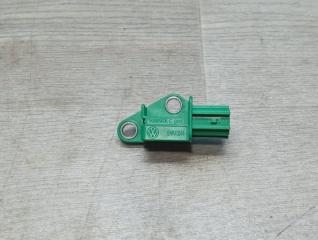 Фото запчасти датчик удара Audi Q7 контрактная запчасть Запчасть датчик удара Audi Q7