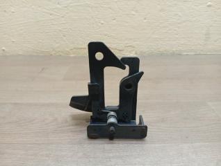 Фото запчасти крюк замка капота Mercedes GL контрактная запчасть Запчасть крюк замка капота Mercedes GL