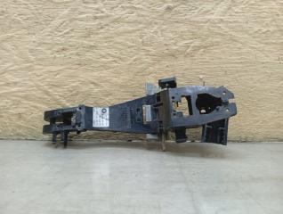 Кронштейн ручки двери передний левый Land Rover Discovery 3