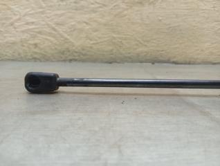 Амортизатор капота правый Sorento XM