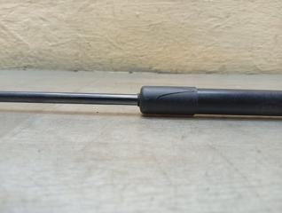 Амортизатор капота правый Sorento XM