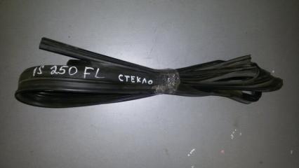 Уплотнитель стекла двери передний левый Lexus IS250 2007