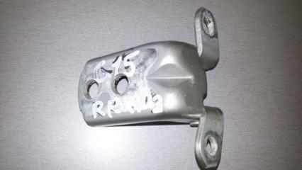 Крепление двери заднее правое Nissan Almera 2014