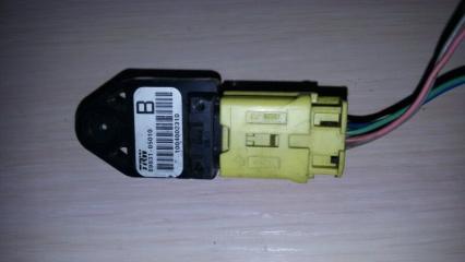 Датчик airbag Toyota Avensis 2004