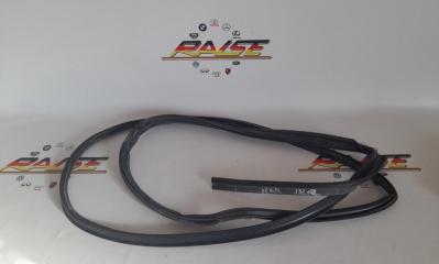 Уплотнитель двери Nissan Teana 2011 Б/У Уплотнитель двери Nissan Teana 2011