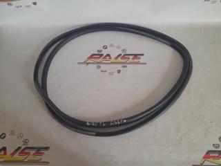 Уплотнитель двери передний левый Mercedes-Benz C-Class 2012 Б/У Уплотнитель двери передний левый Mercedes-Benz C-Class 2012