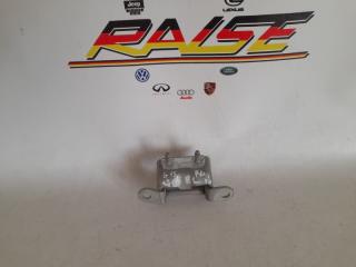 Крепление двери заднее левое Nissan Almera