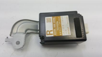 Запчасть блок реле TOYOTA REGIUS ACE 2010