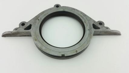Фото запчасти крышка коленвала INFINITI FX35 2007 контрактная запчасть Запчасть крышка коленвала INFINITI FX35 2007