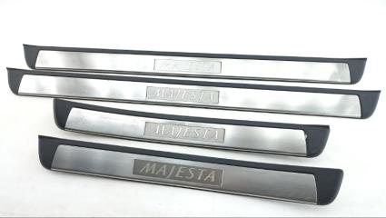Фото запчасти накладка на порог TOYOTA CROWN MAJESTA 2004 контрактная запчасть Запчасть накладка на порог TOYOTA CROWN MAJESTA 2004