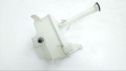 Бачок омывателя TOYOTA CELSIOR 2004