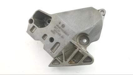 Фото запчасти кронштейн опоры двигателя VOLKSWAGEN PASSAT 2007 контрактная запчасть Запчасть кронштейн опоры двигателя VOLKSWAGEN PASSAT 2007