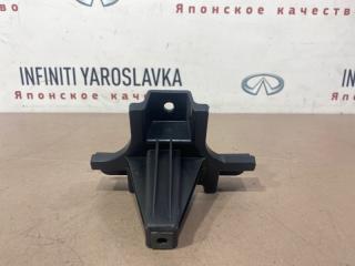 Запчасть крепление обшивки двери заднее левое Infiniti QX56  QX80 2012