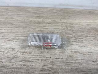 Фото запчасти плафон подсветки багажника Audi Q5 2009 контрактная запчасть Запчасть плафон подсветки багажника Audi Q5 2009