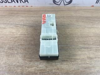 Кнопки стеклоподъёмника передние левые QX56 2012 Z62 VK56VD