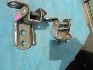 Петля дверная задняя левая NISSAN PRIMERA контрактная Петля дверная задняя левая NISSAN PRIMERA