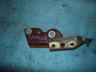 Петля капота правая TOYOTA CAVALIER контрактная Петля капота правая TOYOTA CAVALIER