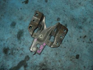 Петля капота NISSAN BLUEBIRD SYLPHY контрактная Петля капота NISSAN BLUEBIRD SYLPHY