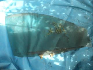 Стекло двери переднее правое NISSAN TINO