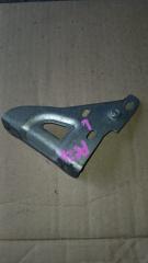 Запчасть крепление ролика сдвижной двери заднее левое NISSAN SERENA PC24 824054N010 контрактная Крепление ролика сдвижной двери заднее левое NISSAN SERENA PC24 824054N010 контрактная