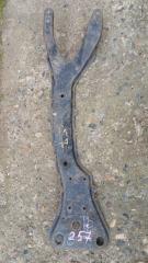 Запчасть балка продольная передняя NISSAN RNESSA