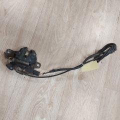 Запчасть замок капота Toyota Avensis 3 2008-2011