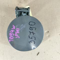 Фото запчасти лючок бензобака Suzuki Grand Vitara 2006-2015 контрактная запчасть Запчасть лючок бензобака Suzuki Grand Vitara 2006-2015