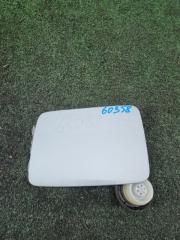 Фото запчасти лючок бензобака Suzuki SX4 2013-2015 контрактная запчасть Запчасть лючок бензобака Suzuki SX4 2013-2015