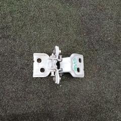 Запчасть петля двери задняя правая Lada Vesta 2015 - н.в