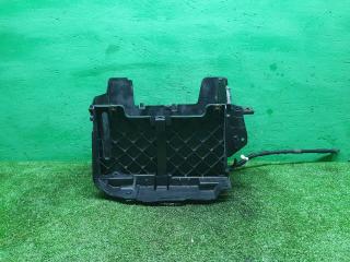 Фото запчасти площадка акб Renault Megane Б/У запчасть Запчасть площадка акб Renault Megane