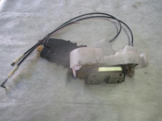 Запчасть замок боковой двери передний левый Subaru Forester