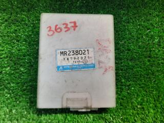 Блок управления Mitsubishi Carisma