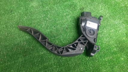 Запчасть педаль газа Audi A8 2013