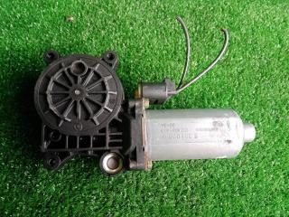 Запчасть мотор стеклоподъемника передний правый Land Rover Range Rover