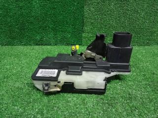 Замок боковой двери задний правый Volvo XC70 2006