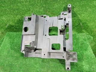 Запчасть крепление фары левое Cadillac Tahoe / Yukon / Escalade 2005