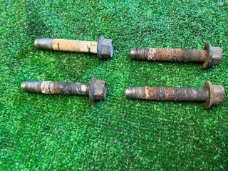 Фото запчасти болт подвески (комплект) передний Mitsubishi Lancer 10 / Galant Fortis 2013 контрактная запчасть Запчасть болт подвески (комплект) передний Mitsubishi Lancer 10 / Galant Fortis 2013