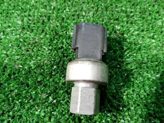 Датчик давления фреона кондиционера Mitsubishi Outlander 2006 контрактная Датчик давления фреона кондиционера Mitsubishi Outlander 2006