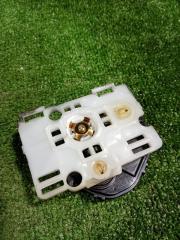 Фото запчасти мотор зеркала правый Toyota Corolla Spacio контрактная запчасть Запчасть мотор зеркала правый Toyota Corolla Spacio