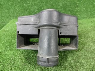Воздухозаборник Volkswagen Jetta 2006
