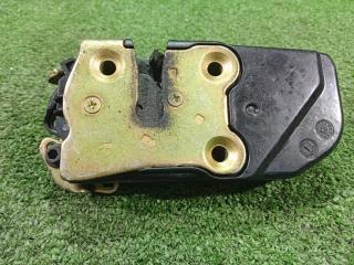 Замок боковой двери задний правый Jeep Liberty 2006