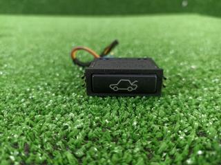 Фото запчасти кнопка открывания багажника Land Rover Range Rover 2002 контрактная запчасть Запчасть кнопка открывания багажника Land Rover Range Rover 2002