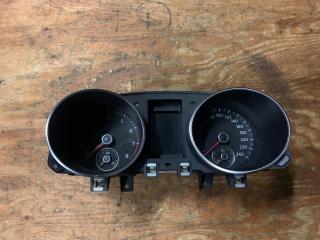 Запчасть панель приборов / щиток Volkswagen Golf 08.12.2011