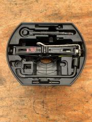 Запчасть домкрат Peugeot 207 WA WB WC 1 поколение 2006-2011 28.05.2010