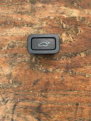 Запчасть кнопка открывания багажника Volvo XC70 2008