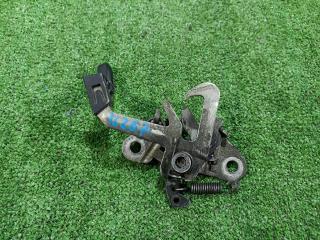 Фото запчасти замок капота Peugeot 207 WA WB WC 1 поколение 2006-2011 контрактная запчасть Запчасть замок капота Peugeot 207 WA WB WC 1 поколение 2006-2011