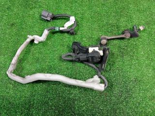 Фото запчасти датчик положения кузова передний правый Mitsubishi Outlander 2012 контрактная запчасть Запчасть датчик положения кузова передний правый Mitsubishi Outlander 2012