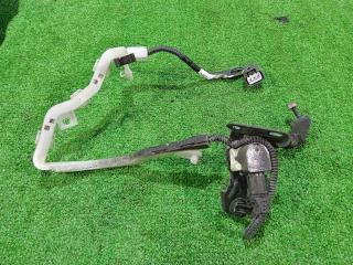 Фото запчасти датчик положения кузова передний правый Mitsubishi Lancer 10 / Galant Fortis 2009 контрактная запчасть Запчасть датчик положения кузова передний правый Mitsubishi Lancer 10 / Galant Fortis 2009